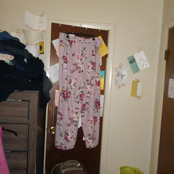 TORRID high waisted floral trousers  🆕 - Picture 8 of 10